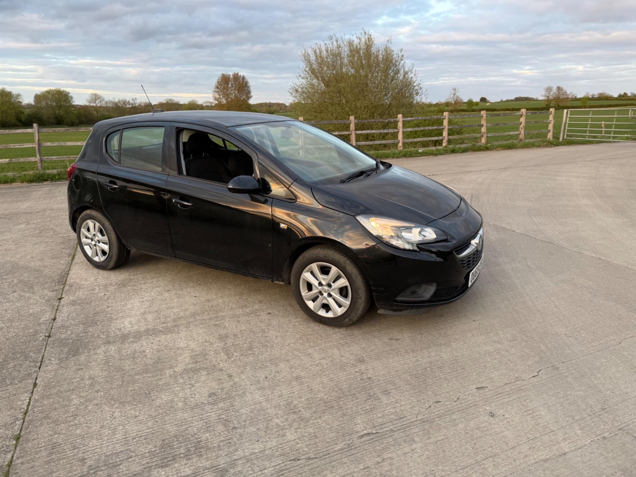 Vauxhall Corsa 1.4i Design Euro 6 (s/s) 5dr — photo 54 of 104